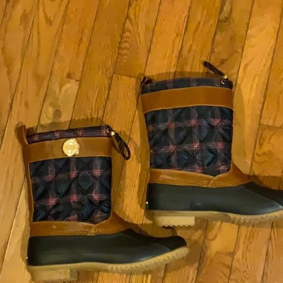 Tommy Hilfiger snow/rain boots . - Picture 4 of 8